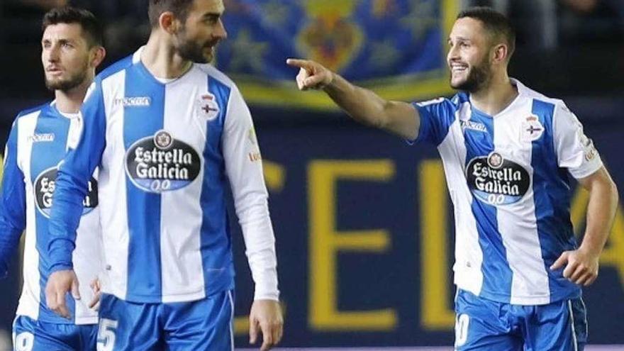 Andone festeja el gol del Deportivo en Villarreal. // Efe