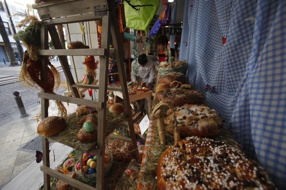 Forn Artesà Rafelet. Mejor panquemado, segundo de escaparate y tercero de torta de pasas y nueces y de monas.