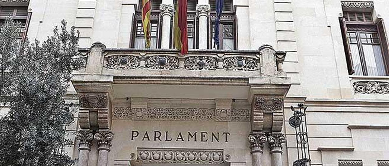 El Parlament es uno de los edificios que debe pasar la &#039;ITV&#039; antes de final del aÃ±o 2019.