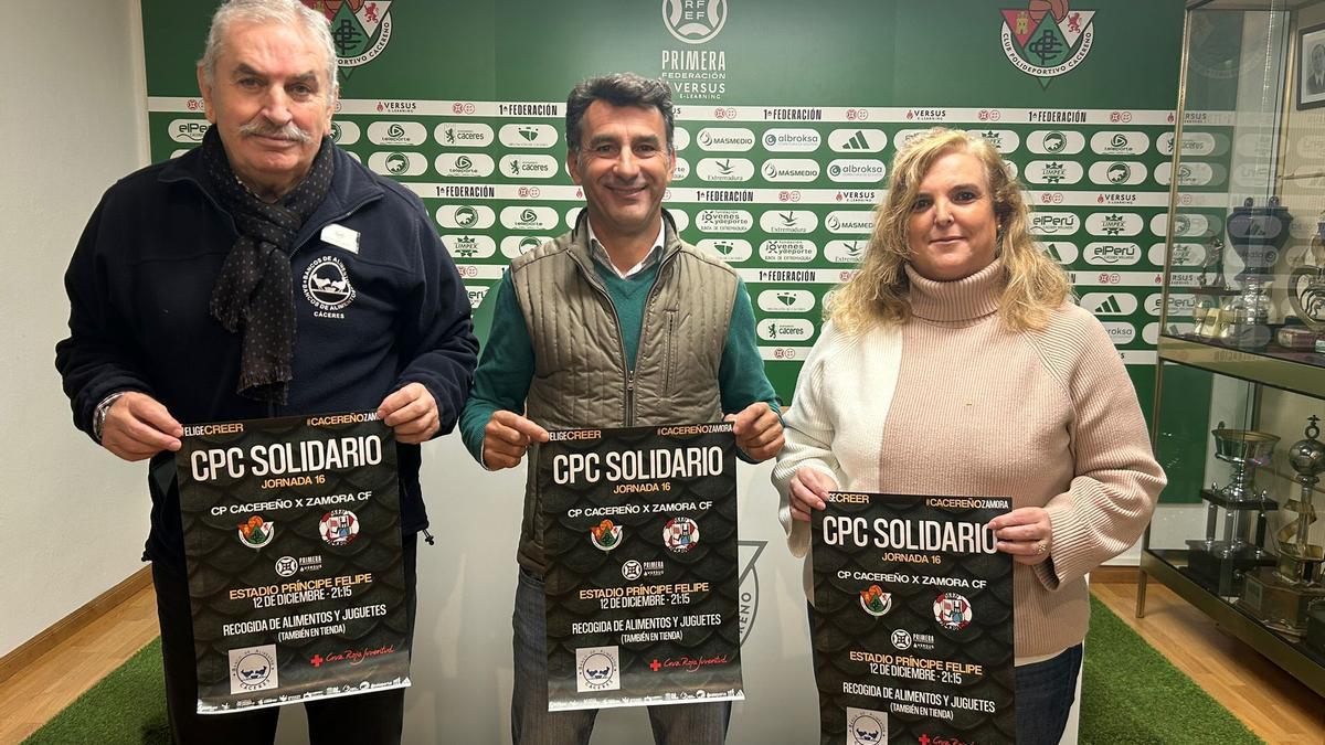 Fernández Rincón, Ordóñez y Pilar García, este martes en el Príncipe Felipe.