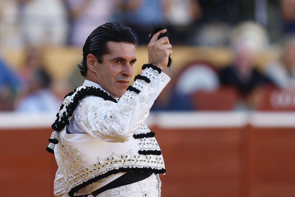 Las mejores imágenes de la corrida de toros de Marbella con Morante, Talavante y David de Miranda