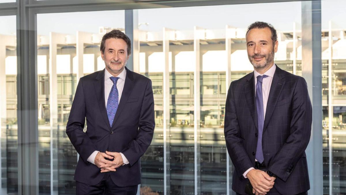 Josu Jon Imaz, CEO de Repsol, y Roberto Cibeira, CEO de Pontegadea, ayer.