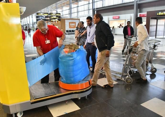 25/02/2020 AEROPUERTO. TELDE. Ambiente en el aeropuerto de Gran Canaria, dos días después de la suspencion de vuelos por la Calima.  Fotógrafa: YAIZA SOCORRO.  | 25/02/2020 | Fotógrafo: Yaiza Socorro