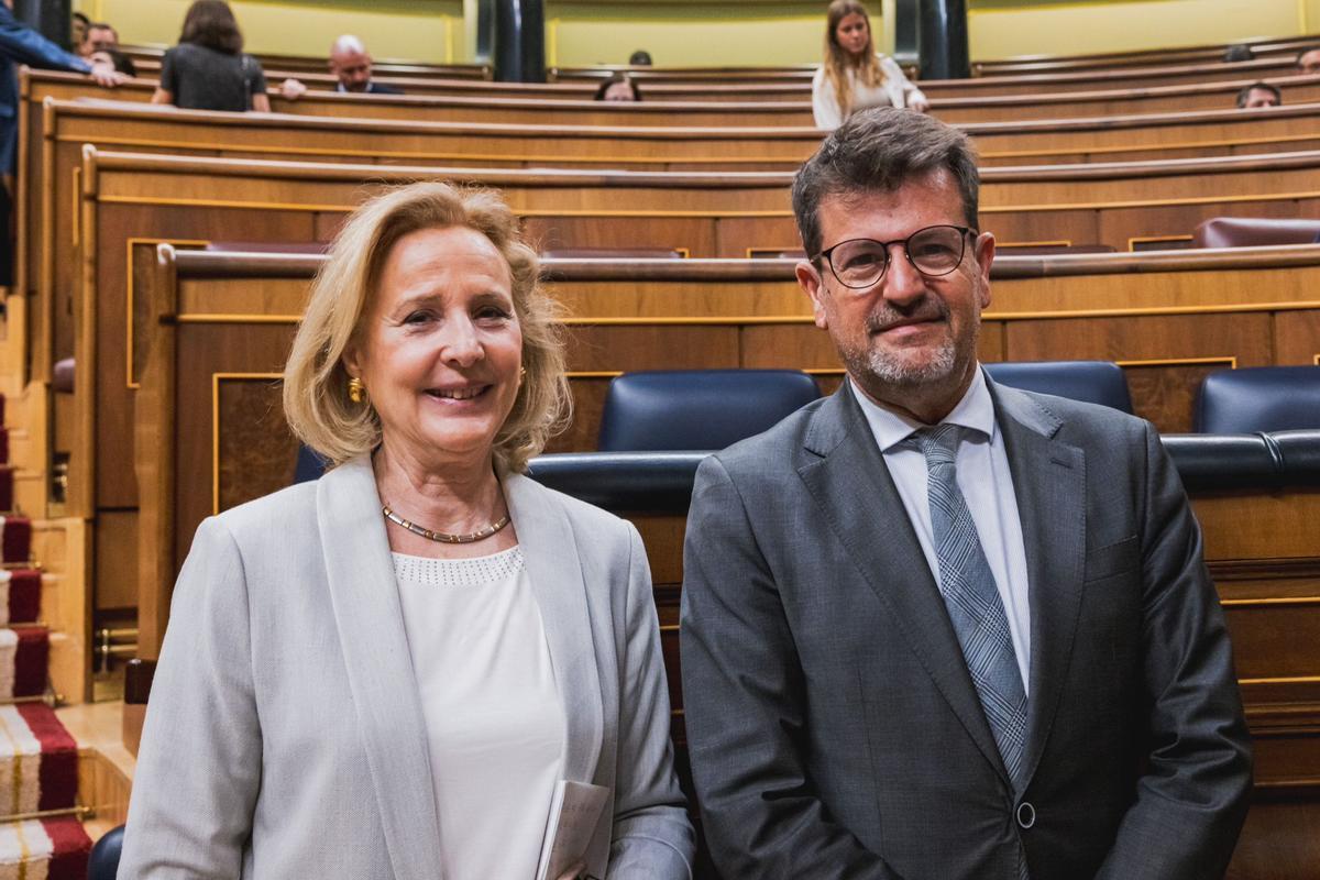 Los diputados nacionales de Vox por Murcia, Lourdes Méndez y Joaquín Robles, llevan la crisis del pulgón de la Región de Murcia al Congreso.