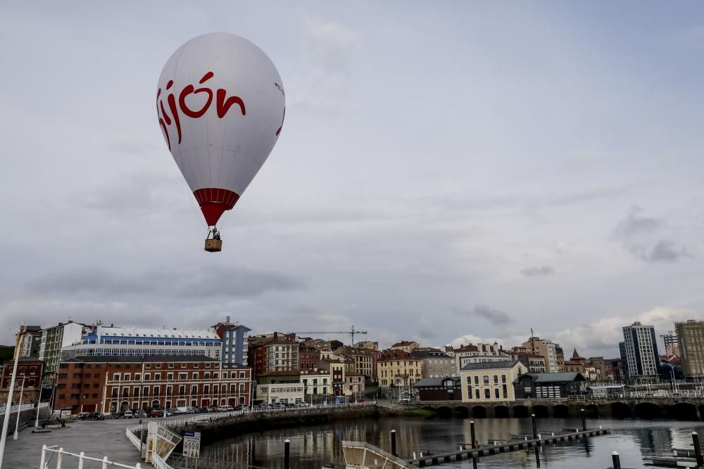 El globo de Gijón sobrevuela la ciudad