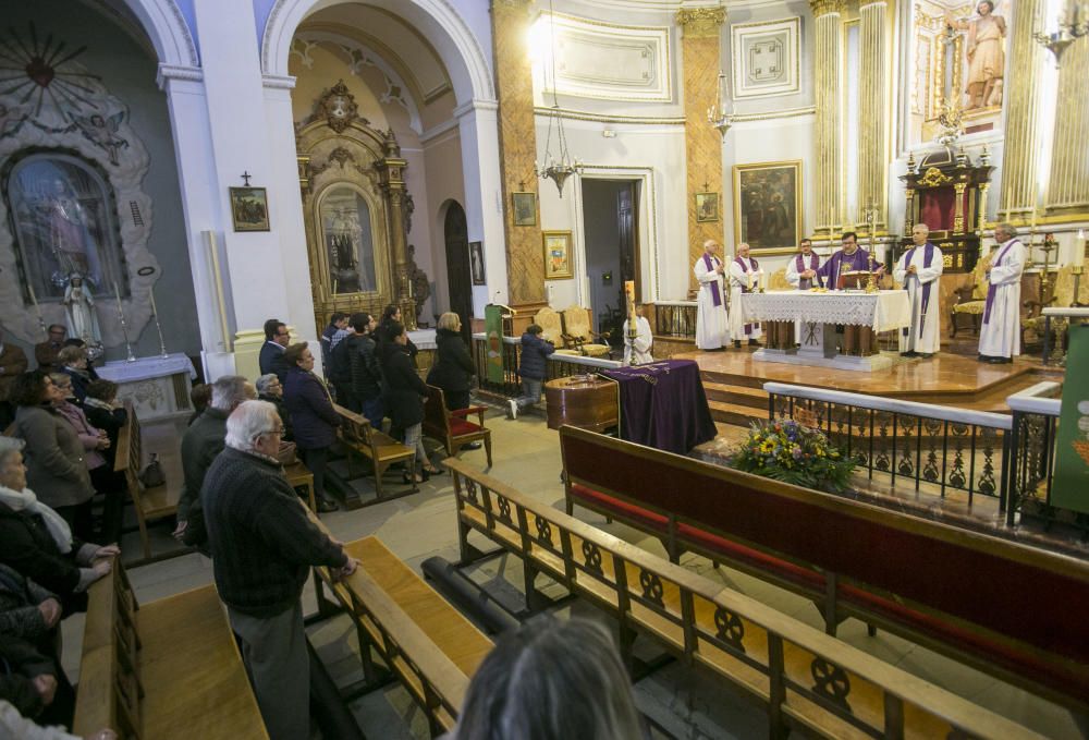 Sant Joan da un emotivo último adiós a su cronista oficial