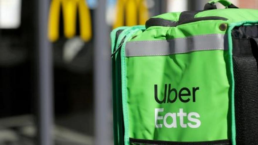 Uber Eats acusa a Glovo de incumplir la &#039;Ley Rider&#039; por seguir operando con trabajadores autónomos