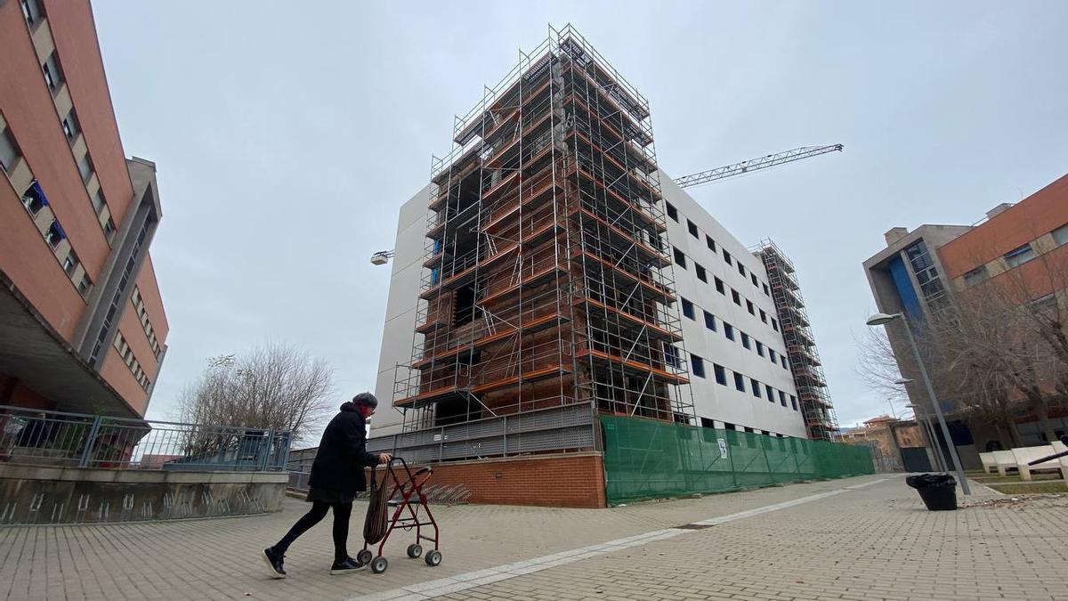 Obras de los apartamentos para mayores de Sama Naharro.