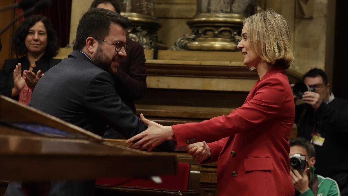 La líder de los Comuns en el Parlament, Jéssica Albiach, con el president Pere Aragonès