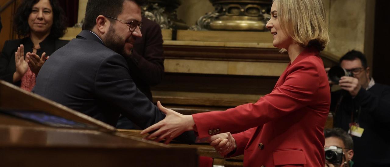 La líder de los Comuns en el Parlament, Jéssica Albiach, con el president Pere Aragonès