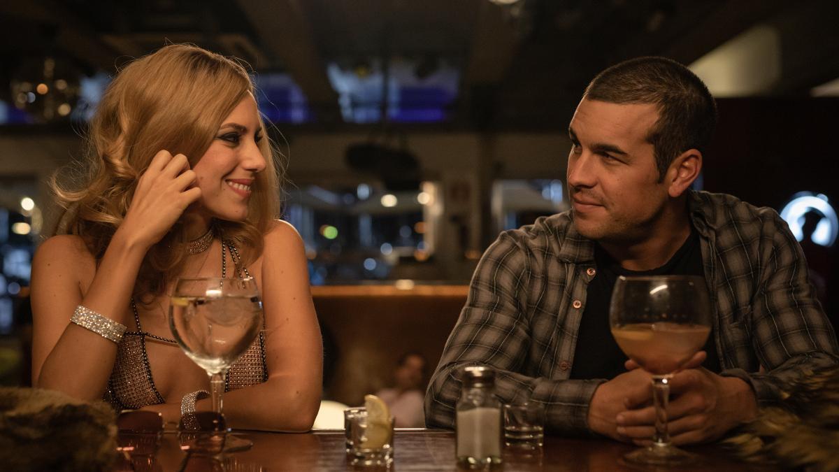 Aura Garrido y Mario Casas, en 'El inocente'