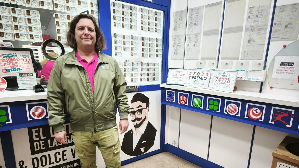 Vicente, el rostro que se esconde tras El Lotero de las Gafas.