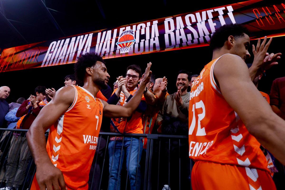 Todas las fotos del Valencia Basket - Olimpia Milano en el Roig Arena