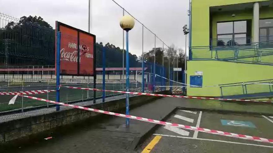 El viento causa destrozos en el complejo deportivo de La Toba