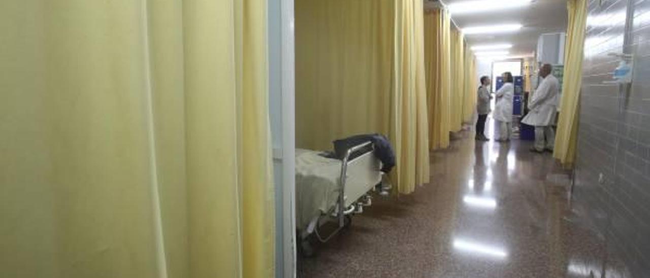 Los hospitales piden a los enfermos que se lleven sus fármacos de casa