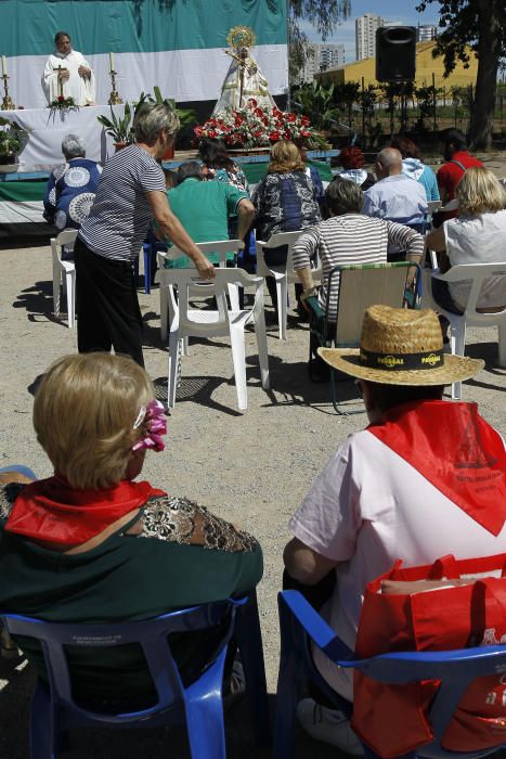 El Cristo del Grao recorre las calles de Poblats Marítims