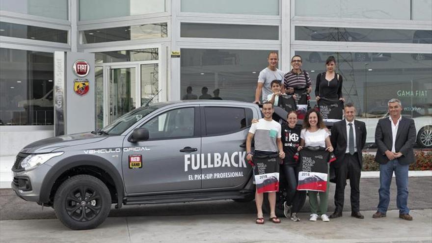 Comauto y Laia Cañes entregan las camisetas del Mundial de Trail