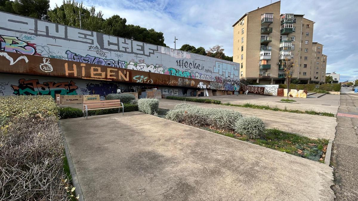 Zona de Zaragoza donde, según una denuncia, han proliferado las ratas.