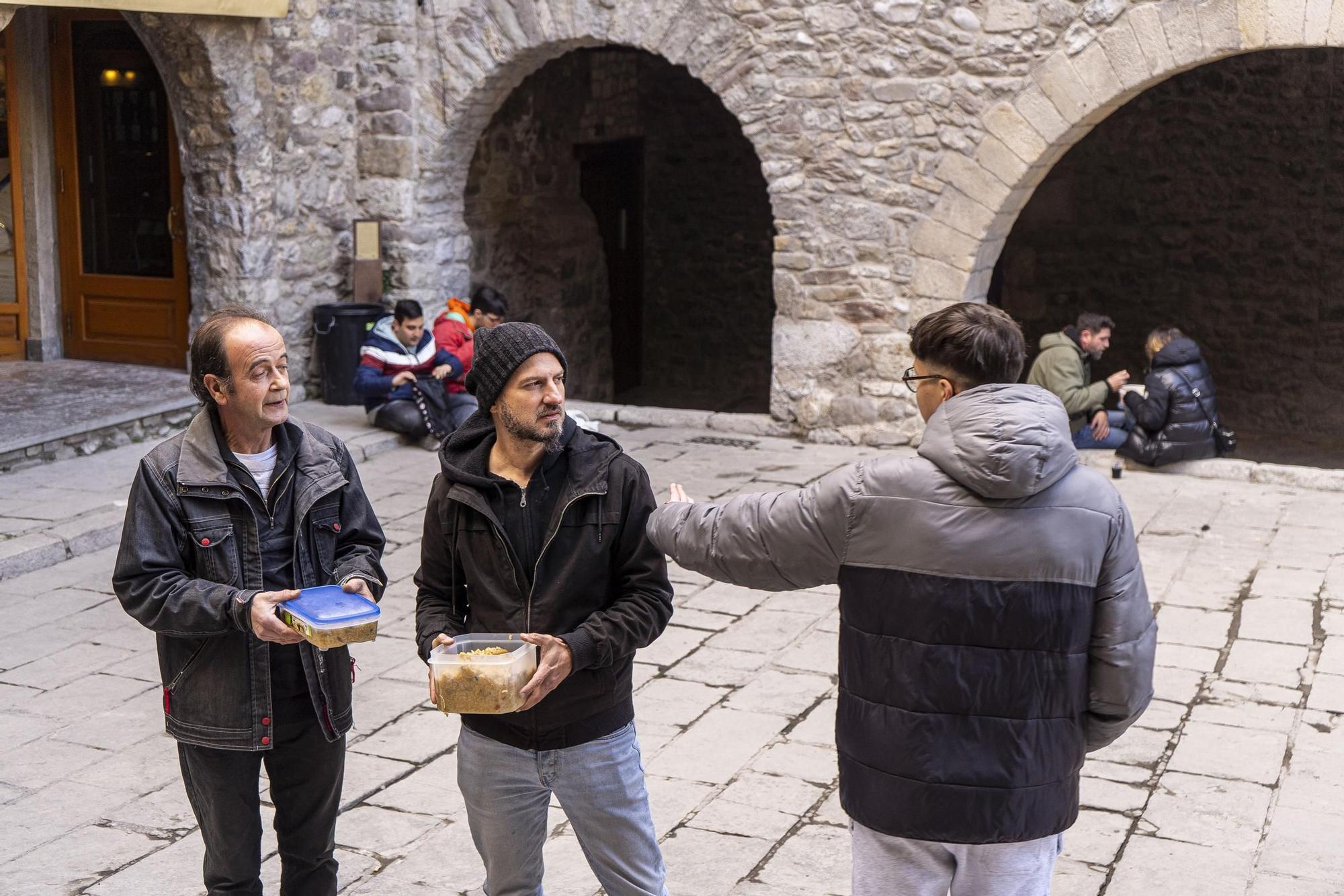 Bagà cuina el seu popular arròs per 2.500 persones