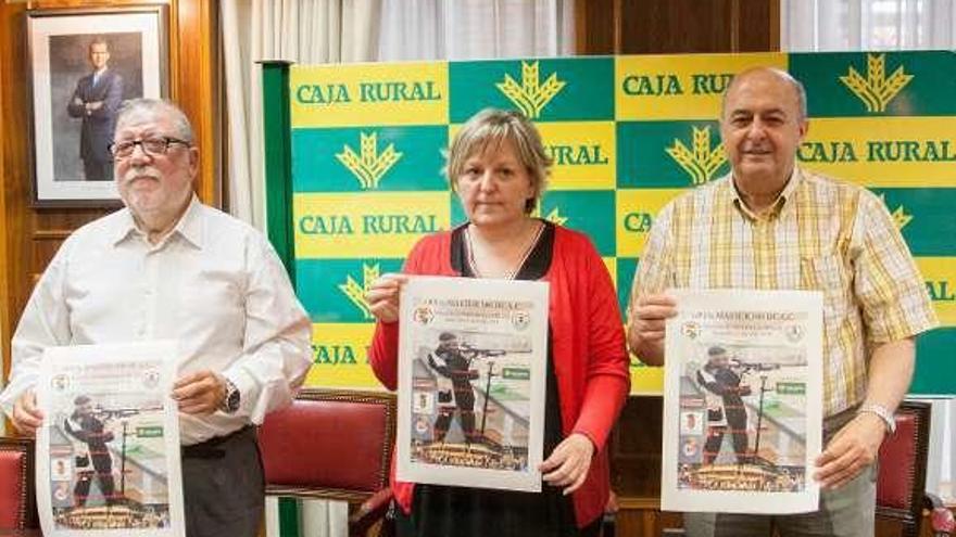 Pepe Hernández, Ana Belén González y Feliciano Ferrero, ayer.