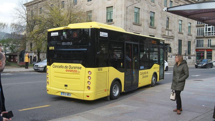 Los nuevos autobuses que circularán por la ciudad de Ourense.   | // I. OSORIO