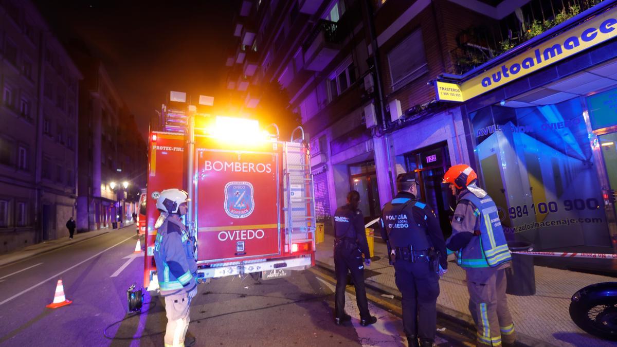 Incendio en la calle Fuertes Acevedo, en Oviedo