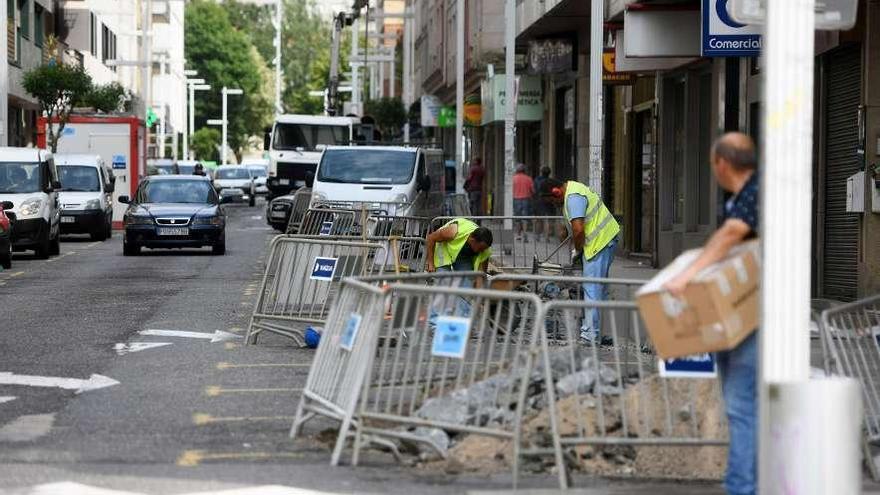 El aparcamiento en batería de Echegaray ya ha sido eliminado con las obras. // G. Santos