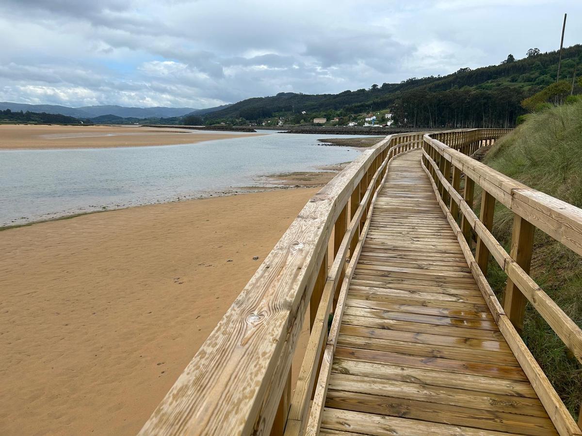EN IMÁGENES: Abierta al tránsito la pasarela que une Rodiles y Misiegu en Villaviciosa EN IMÁGENES: Abierta al tránsito la pasarela que une Rodiles y Misiegu en Villaviciosa
