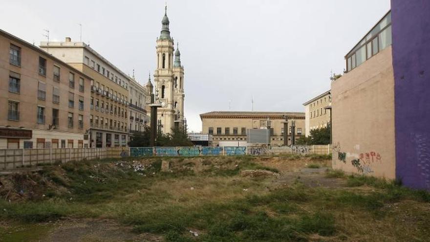 El único solar libre de la plaza del Pilar vuelve a salir al mercado