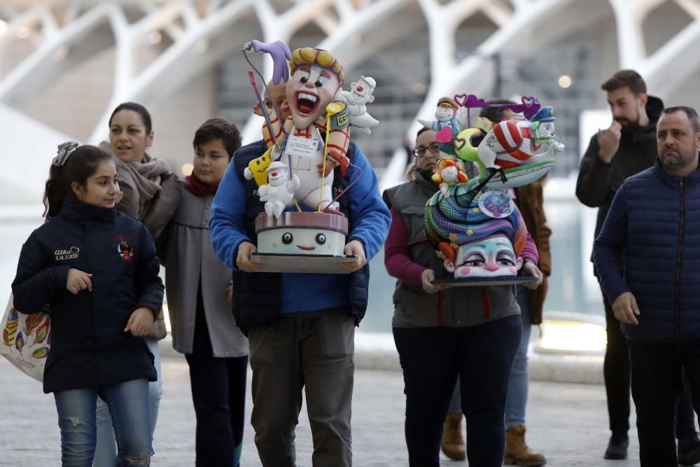 Primera jornada de entrega de ninots de las Fallas 2020