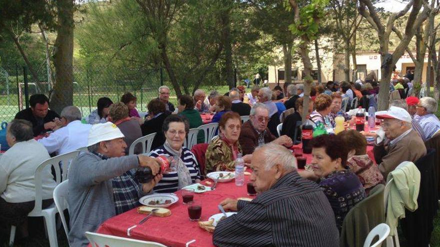 Formalizada la cesión de la ermita de San Isidro al ayuntamiento