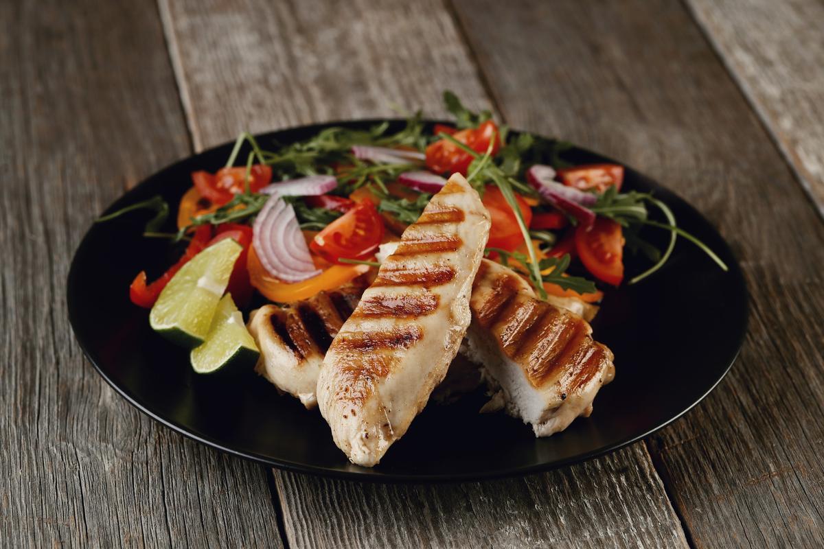 El pollo a la plancha está permitido para las cenas.