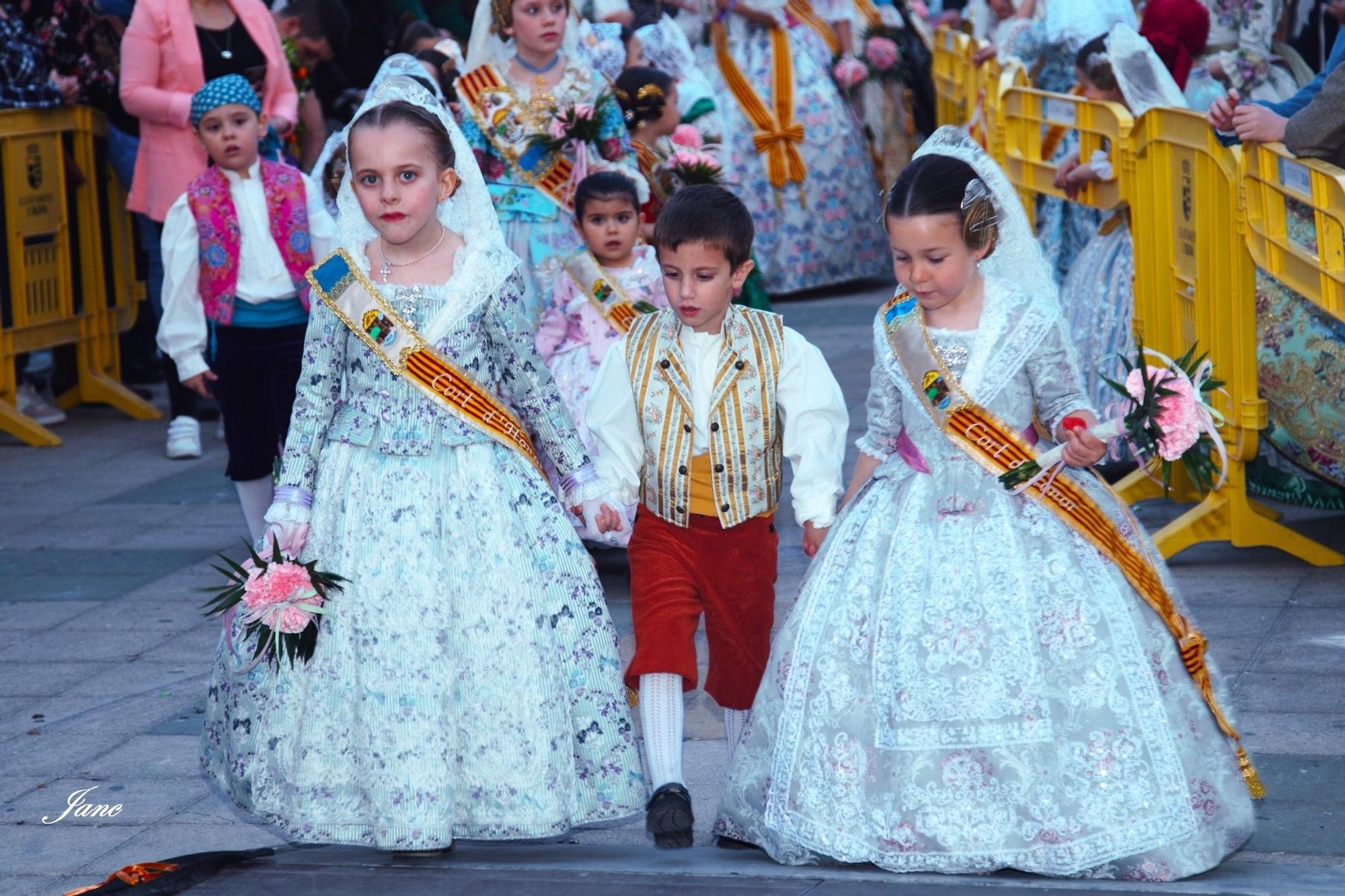 Búscate en la ofrenda y la entrega de premios de las fallas de Oliva