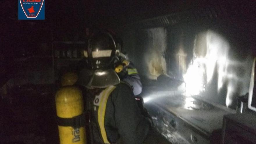 Extinguido un incendio en la cocina de un restaurante en Lorca