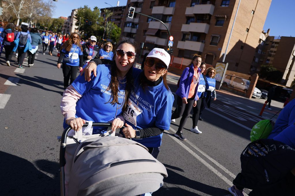 Imágenes del recorrido de la Carrera de la Mujer: avenida Pío Baroja y puente del Reina Sofía (II)