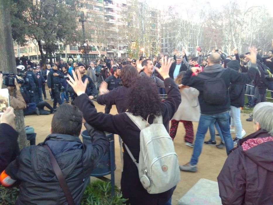 Manifestants per la investidura de C.Puigdemont