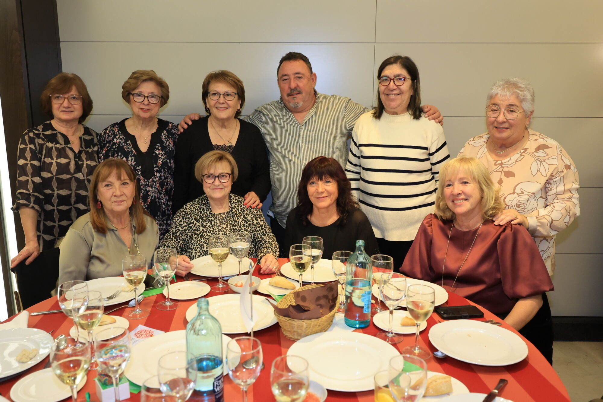 La AECC rinde homenaje al voluntariado en su tradicional cena solidaria