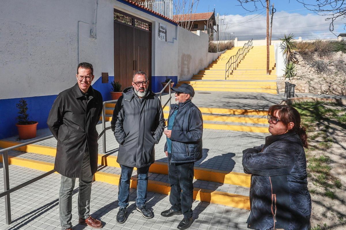 El alcalde, el edil de Espacio Público y el presidente de los vecinos en la zona