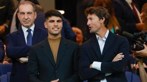 El tenista Carlos Alcaraz y su entrenador Juan Carlos Ferrero, en el Santiago Bernabéu