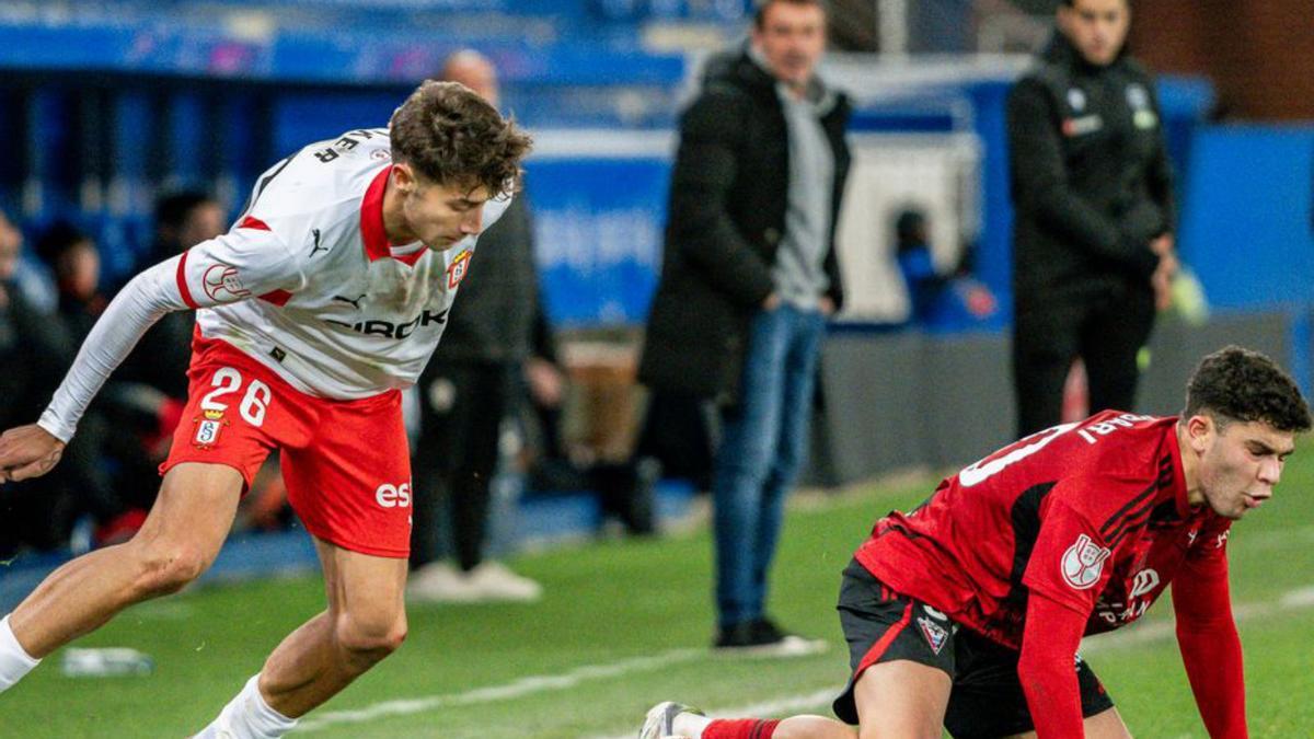 Iker Martínez supera a El Jebari. | FACTORÍA 9
