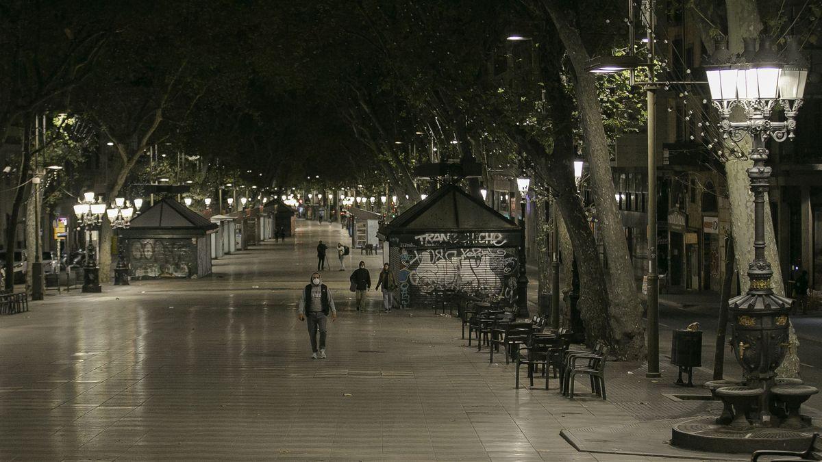 Las Rambles de Barcelona durante el pasado toque de queda nocturno.