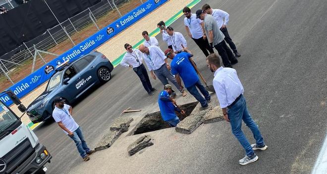Enorme socavón en la recta del circuito de Goiania (Brasil).