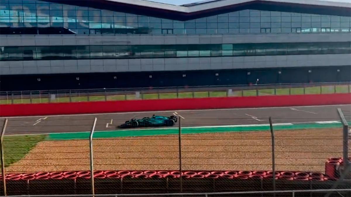 Fernando Alonso ya rueda con el Aston Martin