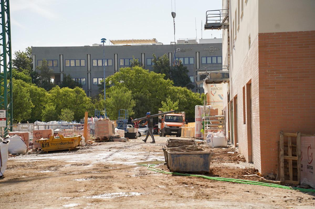 Obras de la futura macrorresidencia de La Cartuja