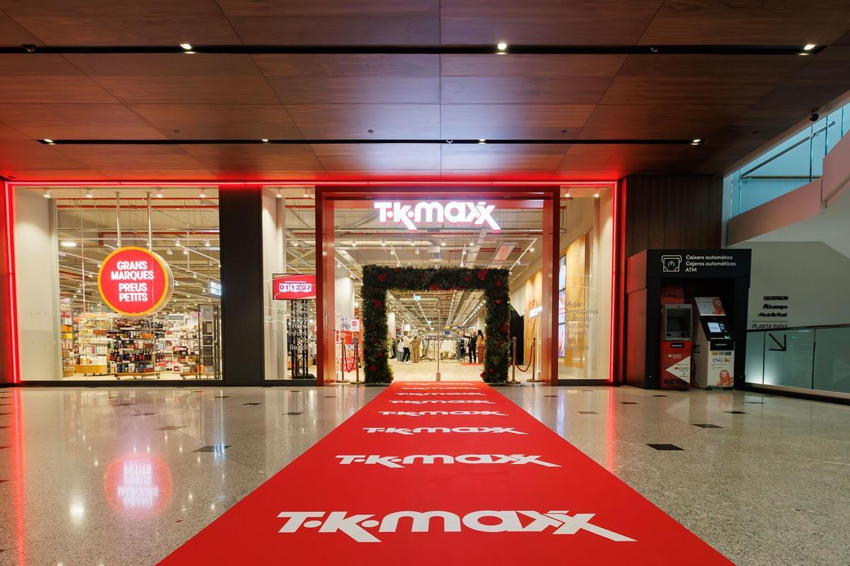 TK Maxx nació en 1994 con la apertura de su primera tienda en Reino Unido