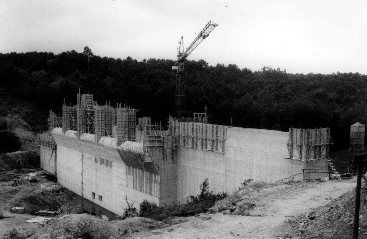 Parte de los trabajos de construcción de la presa.