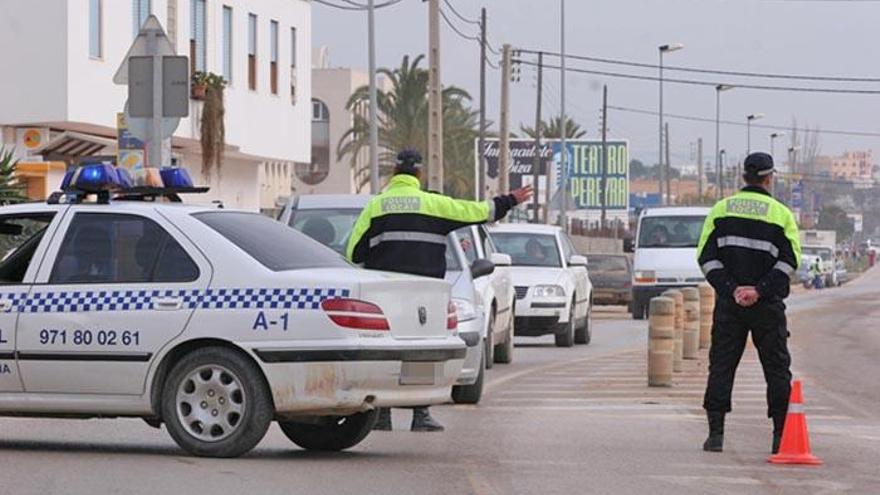 La Policía Local de Sant Josep se vio obligada a enviar al juez al responsable del local.