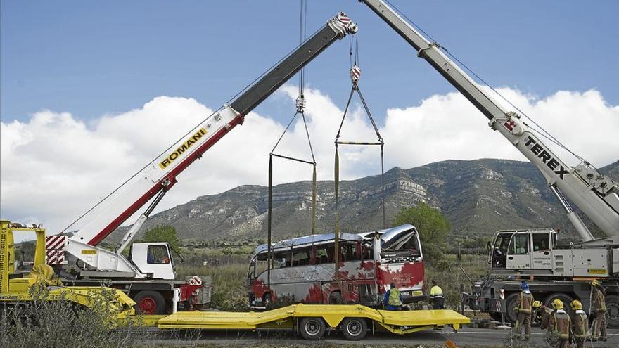 Mueren 13 estudiantes extranjeras en un accidente de autobús en Tarragona