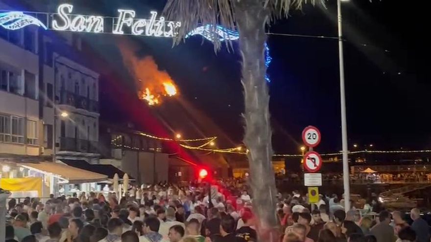 Un incendio provocado por los fuegos artificiales en las fiestas de Candás