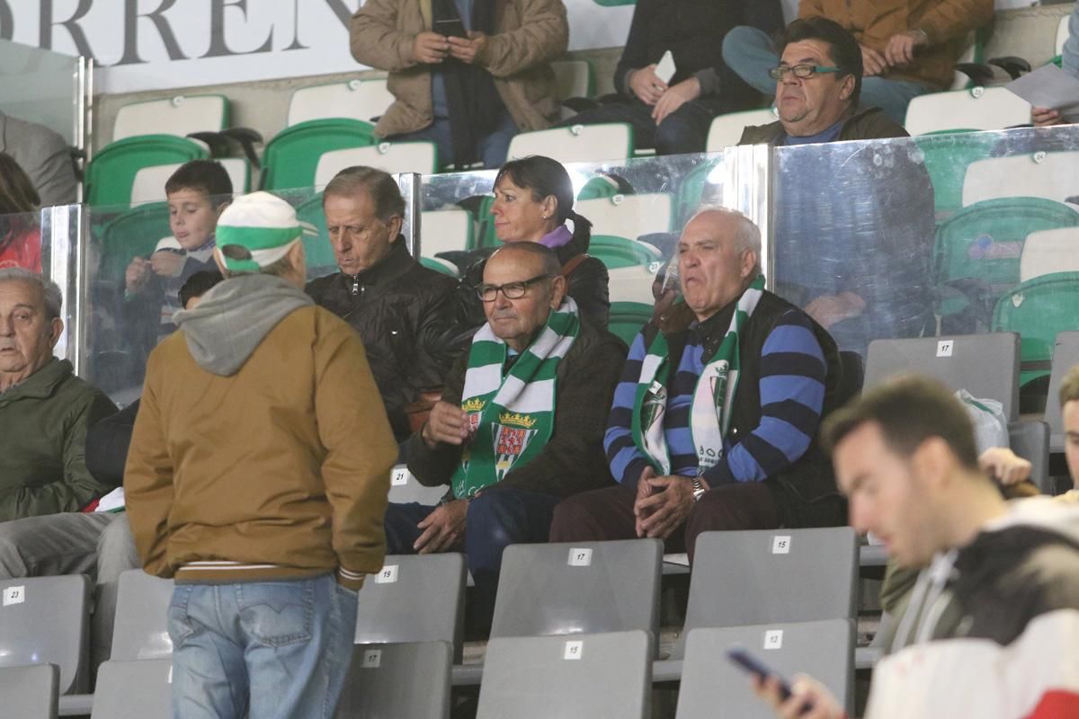 FOTOGALERÍA // El ambiente de la grada en el Córdoba-Osasuna